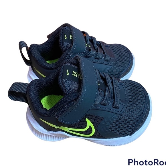 Nike Downshifter 11 Sneakers NEW Gray Green Baby Sz 2 Lace and Strap - Picture 1 of 8